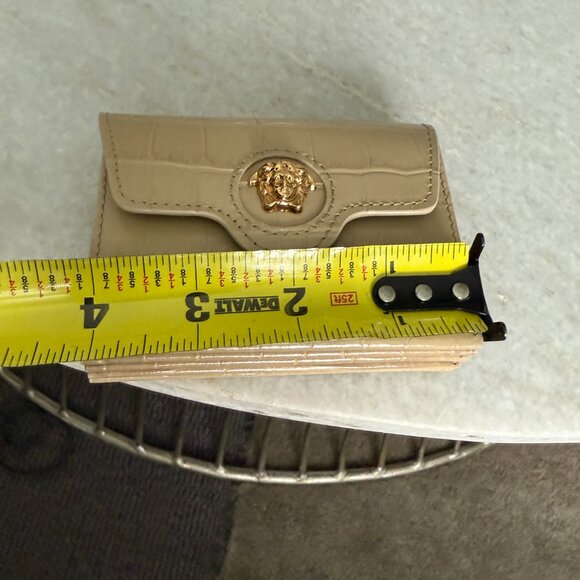 Versace Cream Wallet with Gold Medusa Logo - Picture 11 of 16
